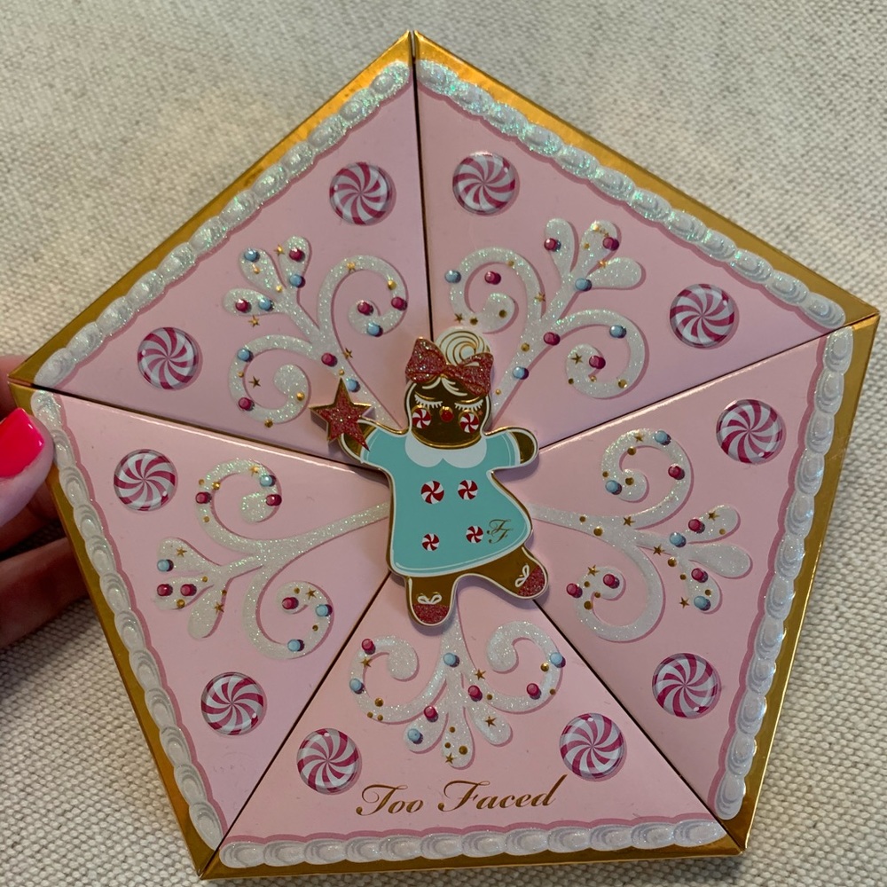Too Faced Eye Shadow Pallet